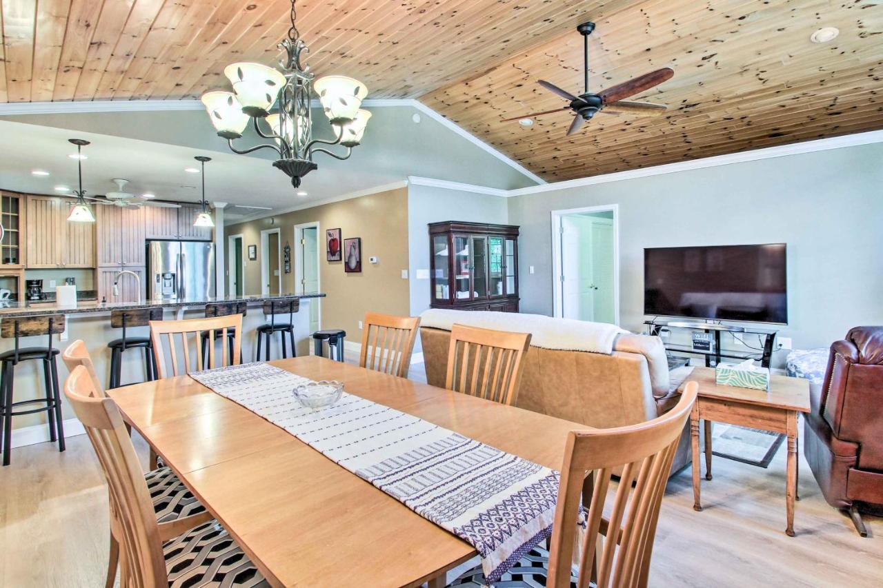 Readfield Retreat With Lake Maranacook Views! Buitenkant foto